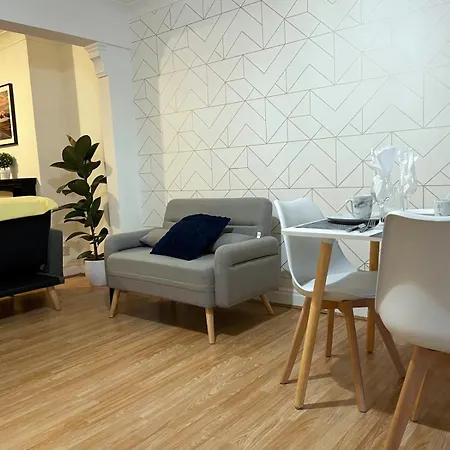 בית נופש Lovely Spacious House Family & Contractor Friendly 3 Bedroom Near Centre Sleeps 8